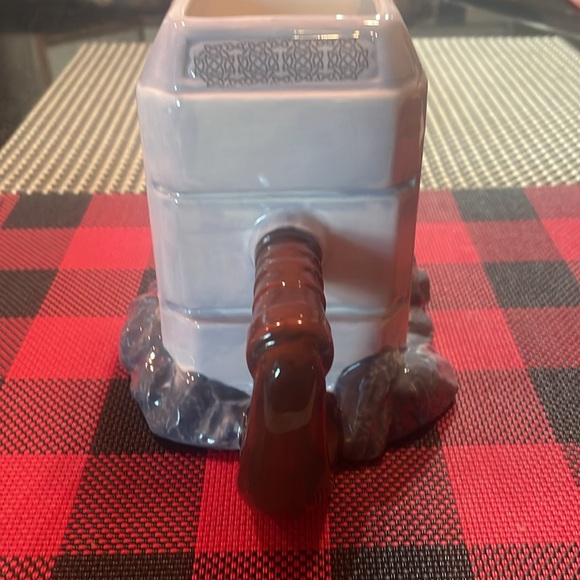 The Avengers - Thor - Hammer Mug - Picture 4 of 6